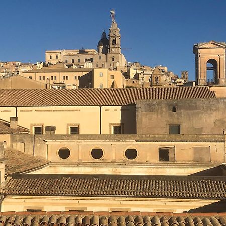 Bed and Breakfast Il Piccolo Attico Caltagirone Exterior foto