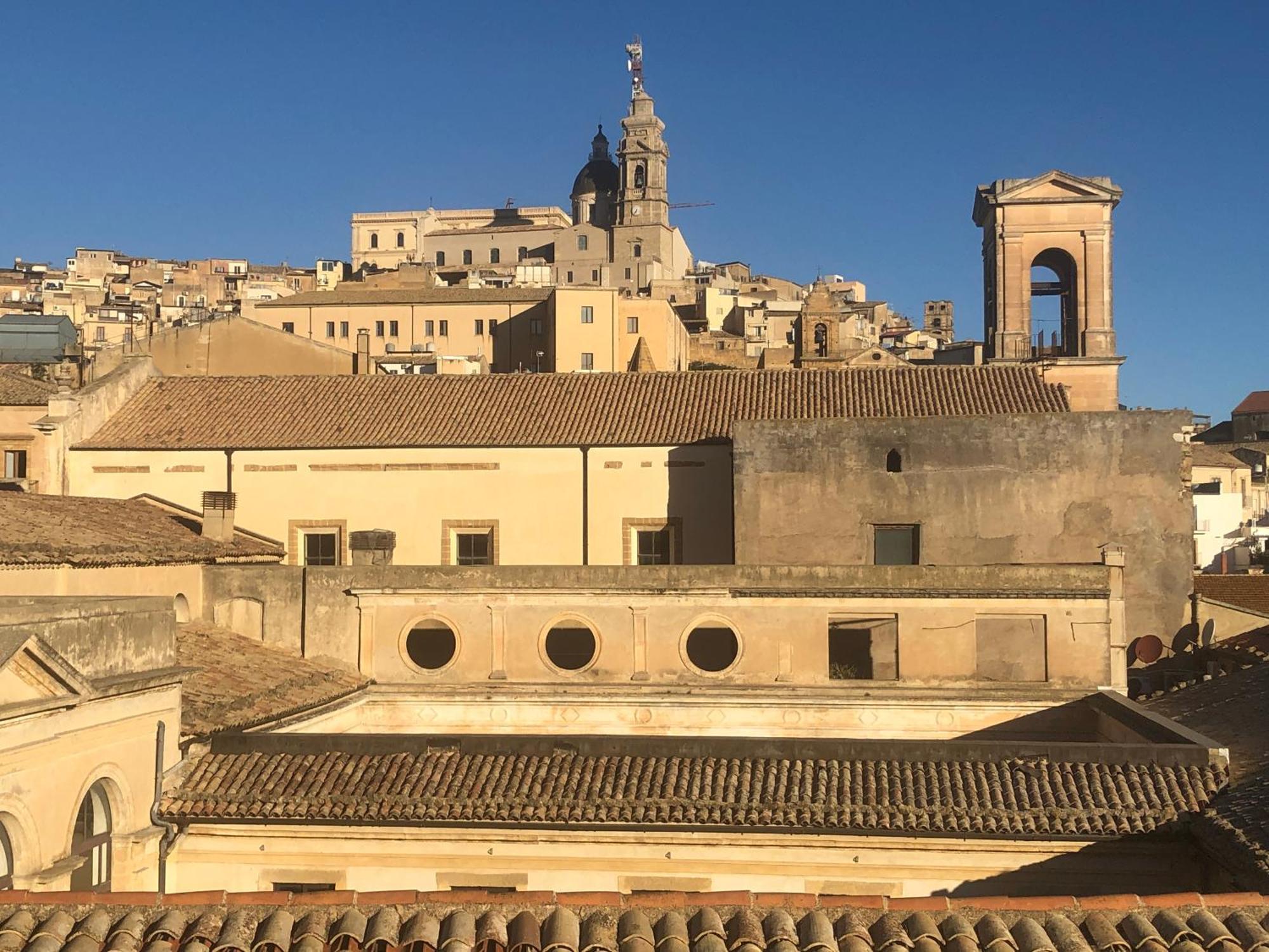 Bed and Breakfast Il Piccolo Attico Caltagirone Exterior foto