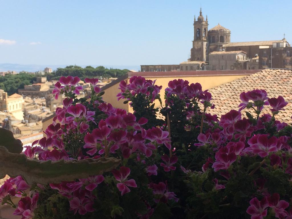 Bed and Breakfast Il Piccolo Attico Caltagirone Exterior foto