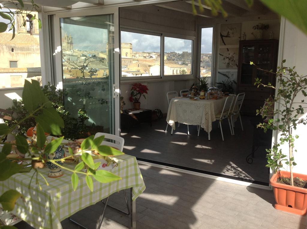Bed and Breakfast Il Piccolo Attico Caltagirone Exterior foto