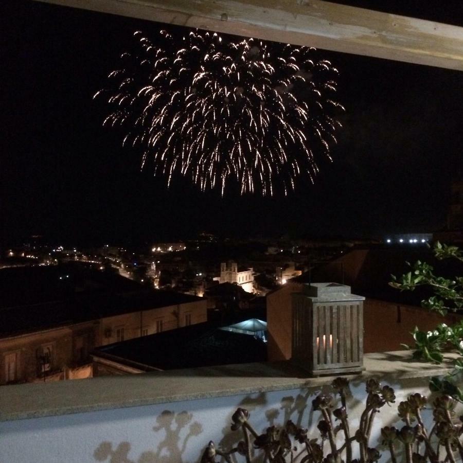 Bed and Breakfast Il Piccolo Attico Caltagirone Exterior foto