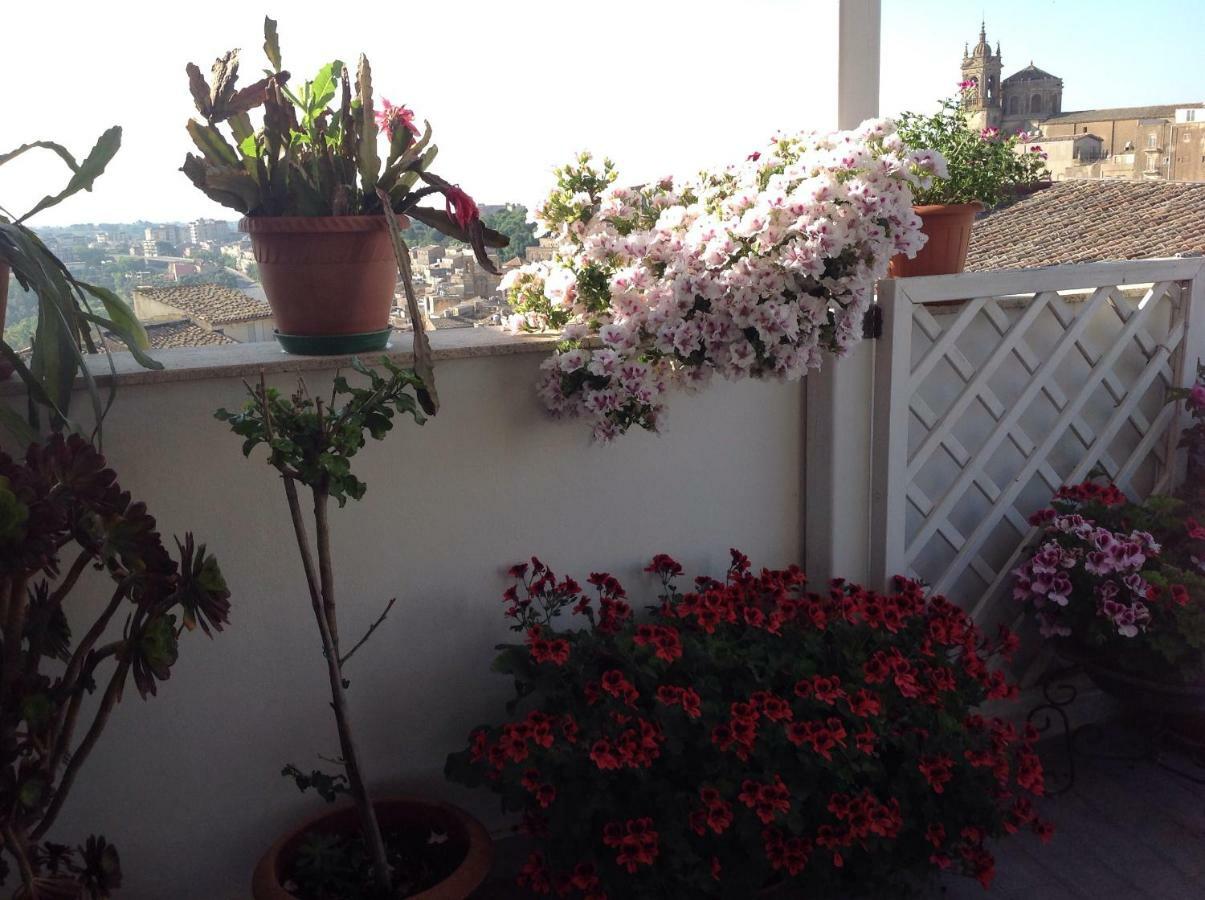 Bed and Breakfast Il Piccolo Attico Caltagirone Exterior foto