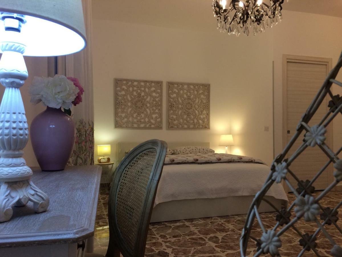 Bed and Breakfast Il Piccolo Attico Caltagirone Exterior foto